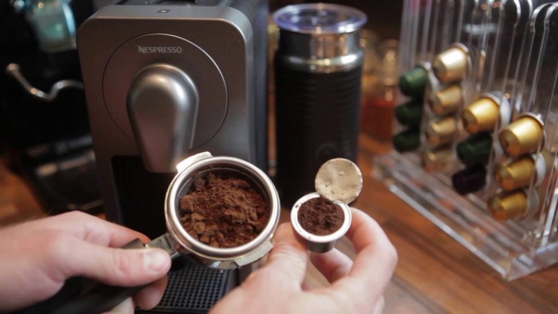 Nespresso, comment choisir entre capsules originales et rechargeables ?